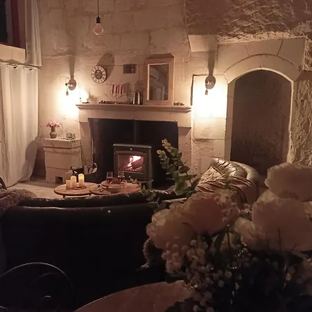Gite Des Perreyeurs - Maison Troglodyte Avec Vue Sur Loire Montsoreau Exterior foto
