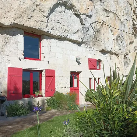 Gite Des Perreyeurs - Maison Troglodyte Avec Vue Sur Loire Montsoreau Exterior foto
