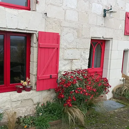 Gite Des Perreyeurs - Maison Troglodyte Avec Vue Sur Loire Montsoreau Habitación foto